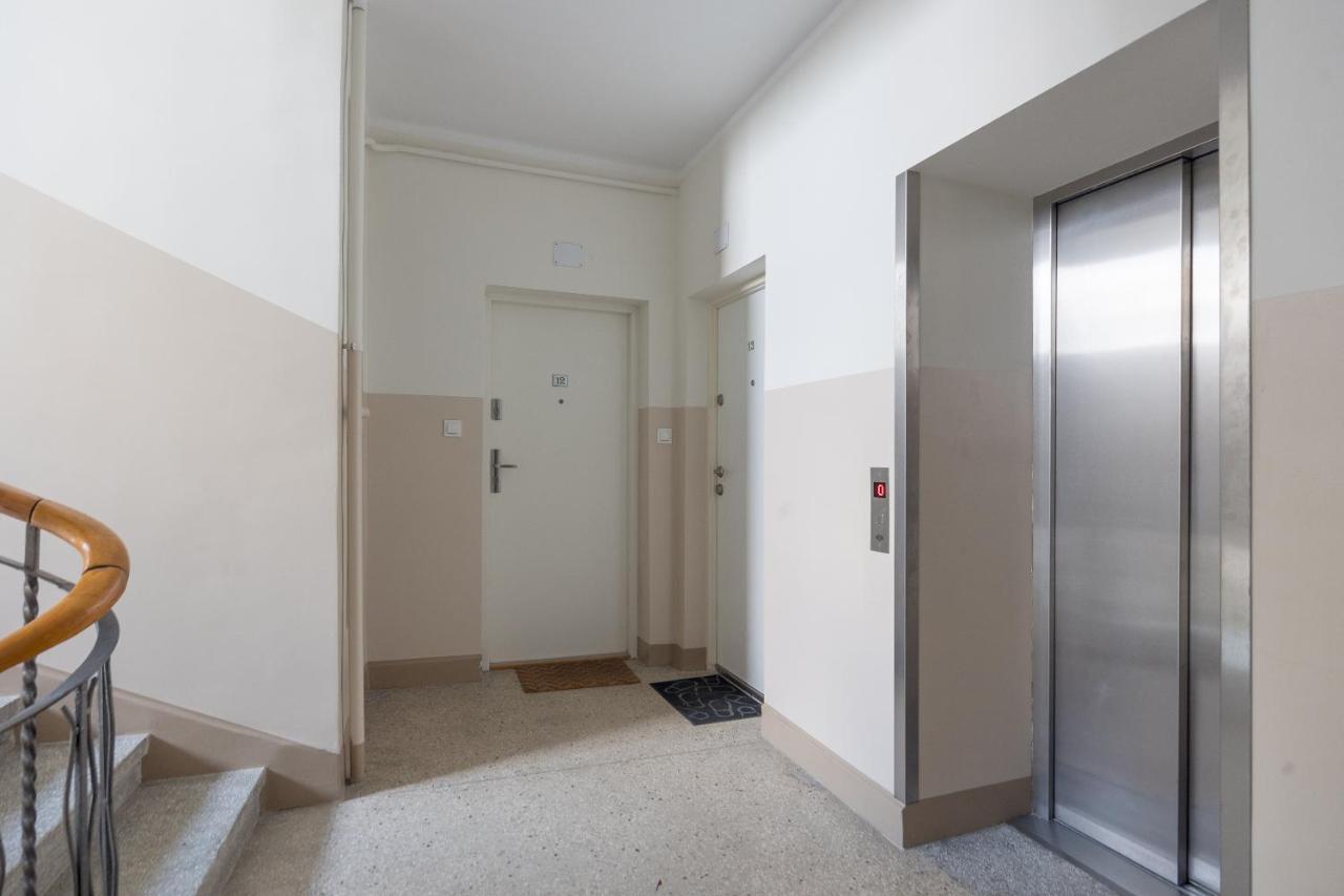 Metro Raclawicka Red Apartment Warszawa Eksteriør billede